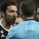 Arbitro Oliver ammette l'errore sul rigore contro la Juve: una bufala le dichiarazioni?